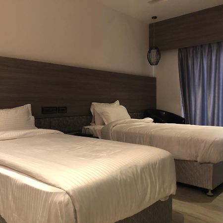 Hotel Sharanam Shegaon Eksteriør bilde