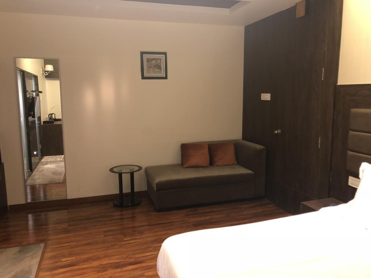 Hotel Sharanam Shegaon Eksteriør bilde