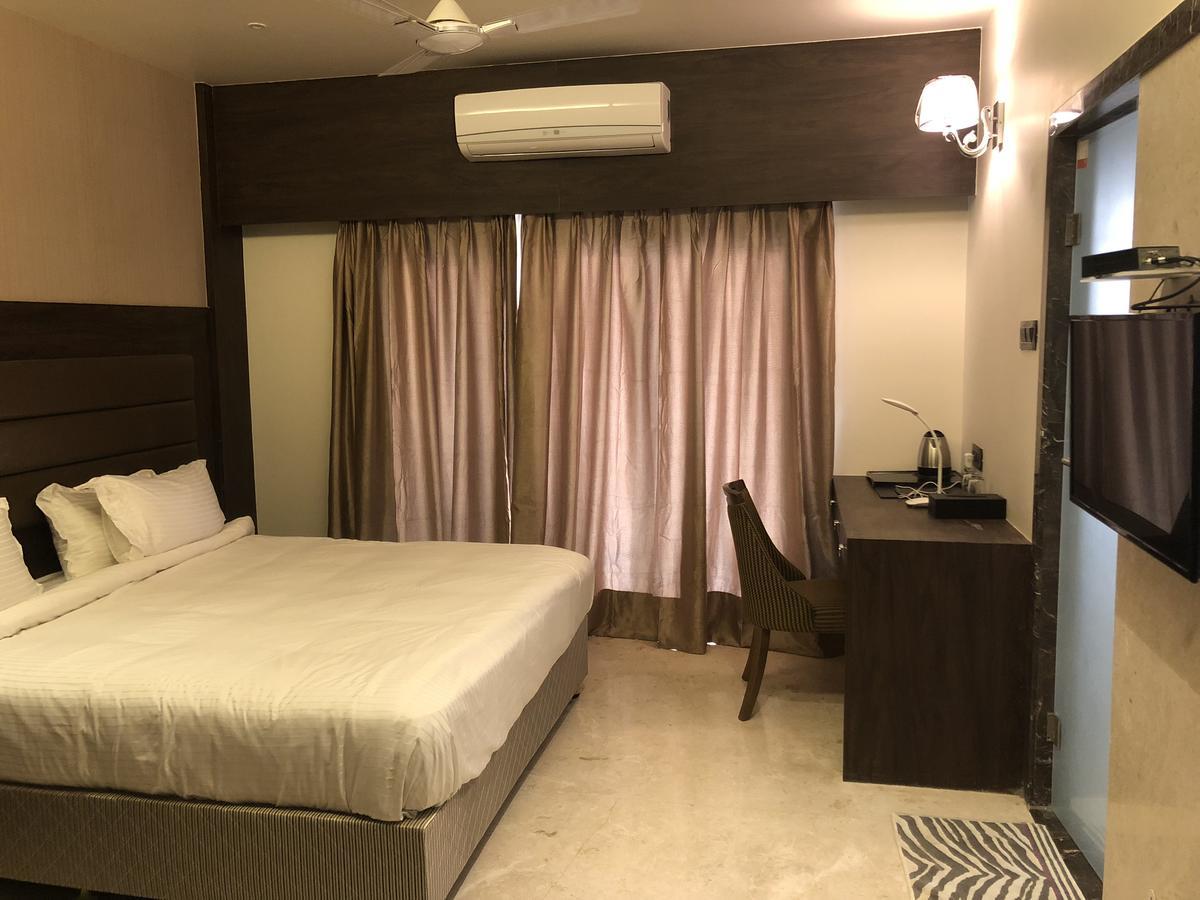 Hotel Sharanam Shegaon Eksteriør bilde