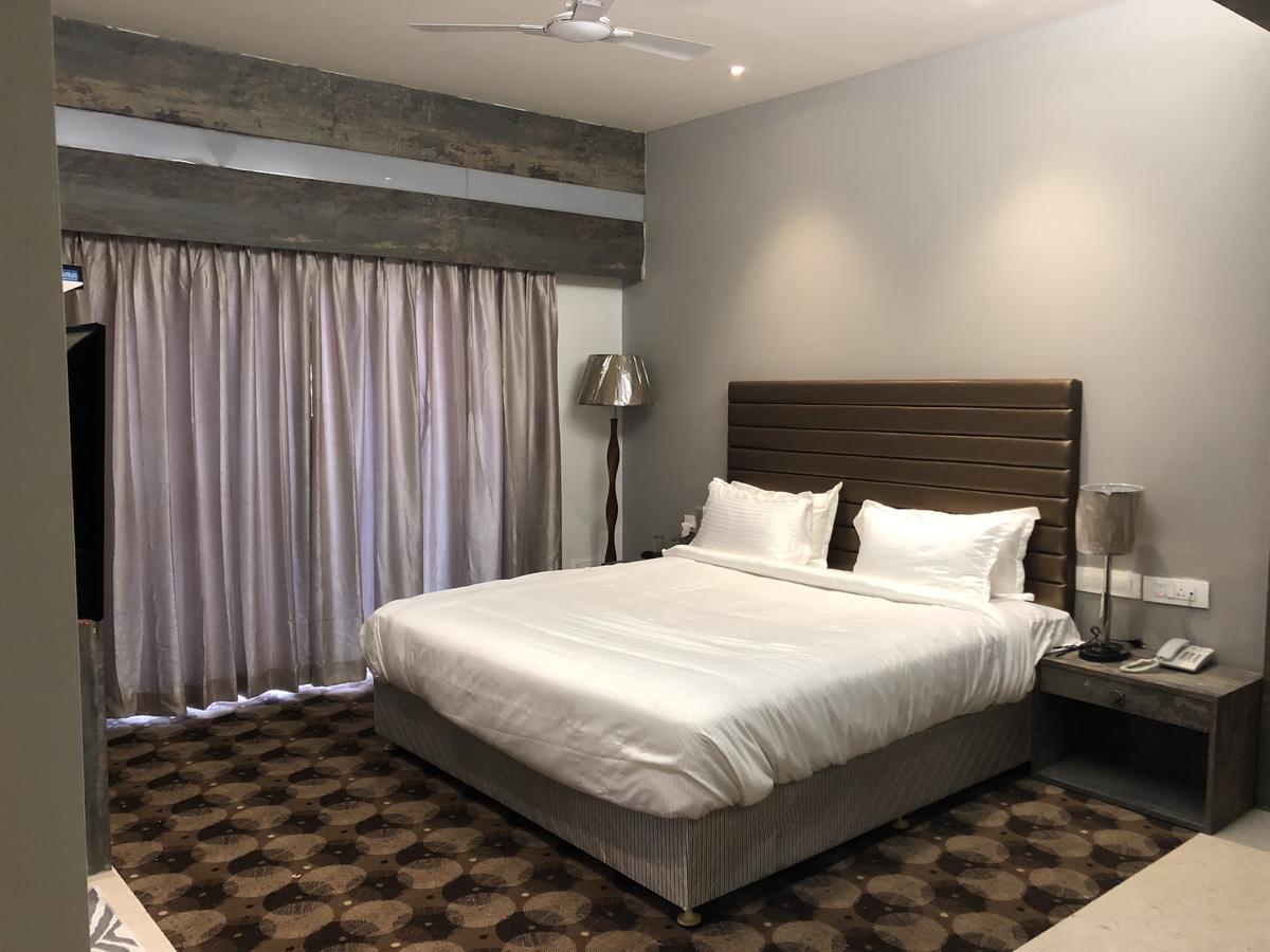 Hotel Sharanam Shegaon Eksteriør bilde