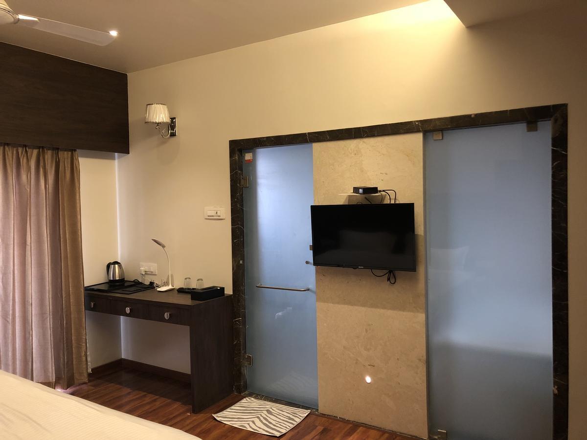 Hotel Sharanam Shegaon Eksteriør bilde